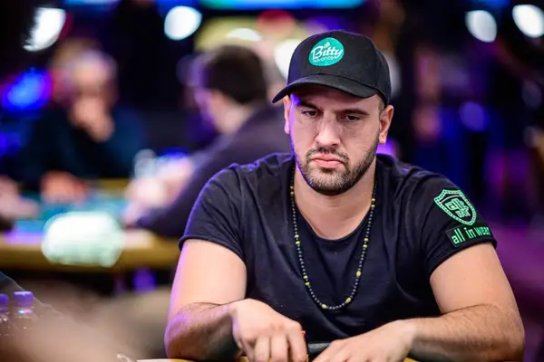 למה הסיפור של מזרחי מדבק